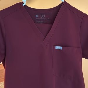 Figs scrub set jogger bottoms. Burgundy color xsmall